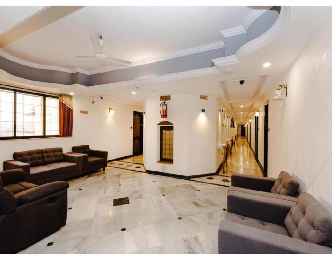 Hotel Galaxy Surat Exterior photo
